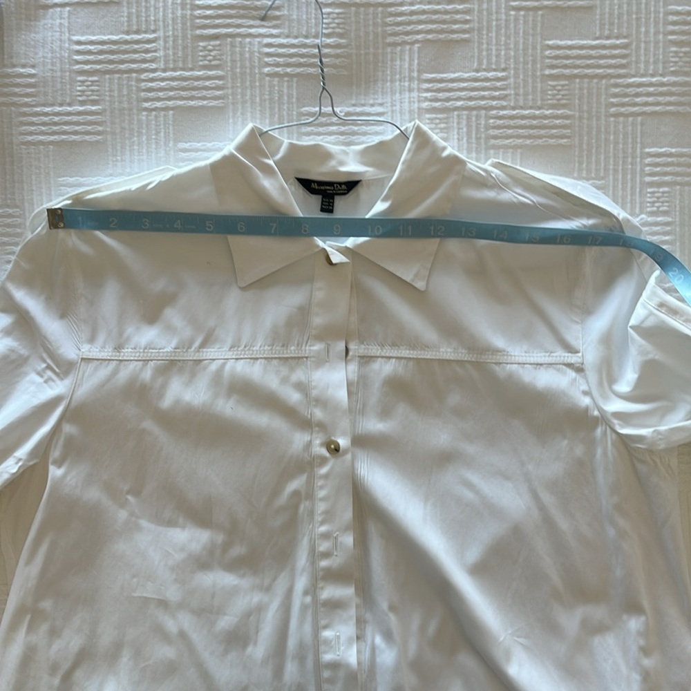 White cotton shirt - Picture 10 of 10